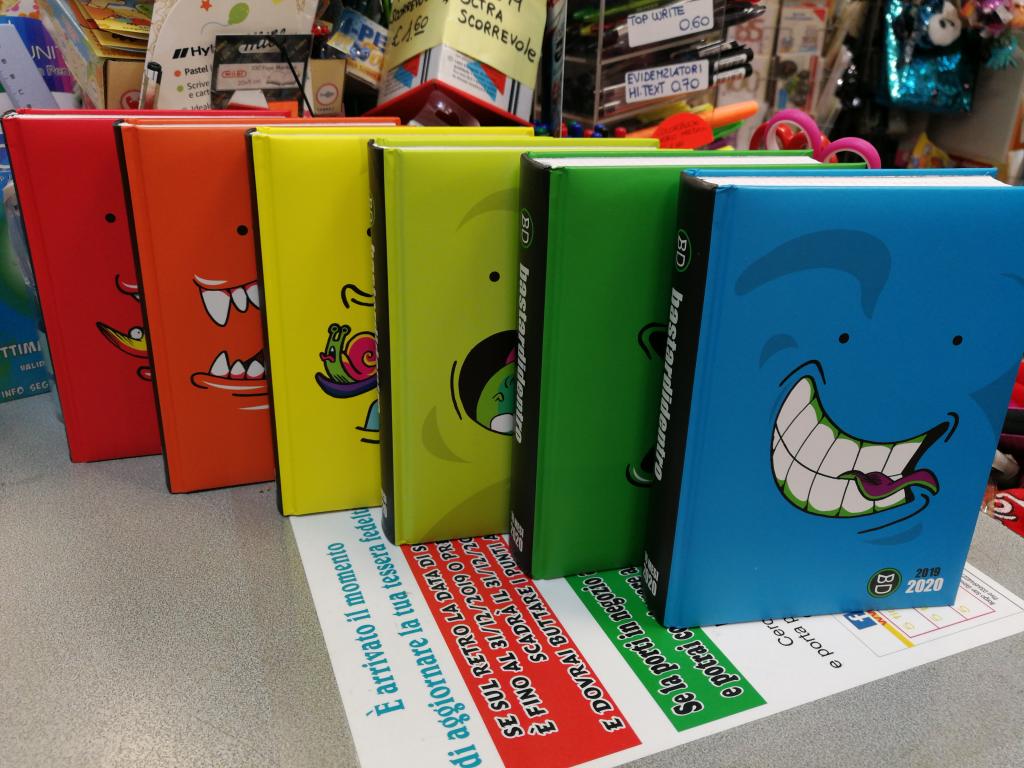 Penna Colorata Omaggio Diario Agenda Scuola Bastardidentro Metallizzato Datato 16 Mesi 2019/2020 Standard 18x13 cm 