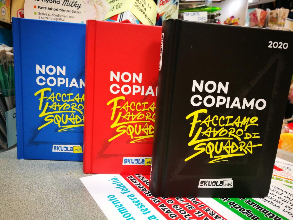 Penna Colorata Omaggio Diario Agenda Scuola Bastardidentro Metallizzato Datato 16 Mesi 2019/2020 Standard 18x13 cm 